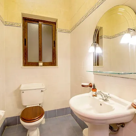 Ta' Sandrija Holiday home *