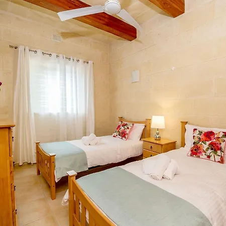 Ta' Sandrija Holiday home